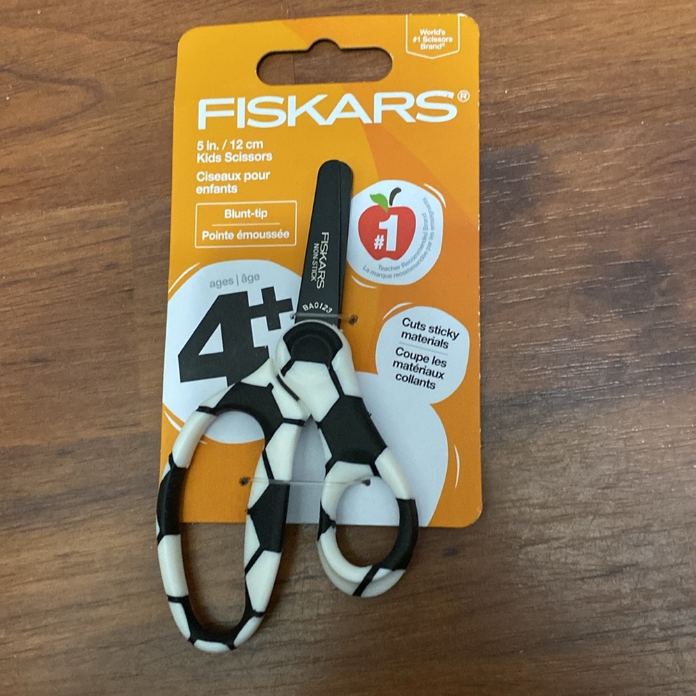 Sports Scissors - Picture 2 of 2